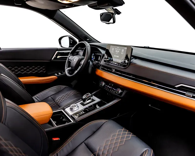 ميتسوبيشي آوتلاندر 2023